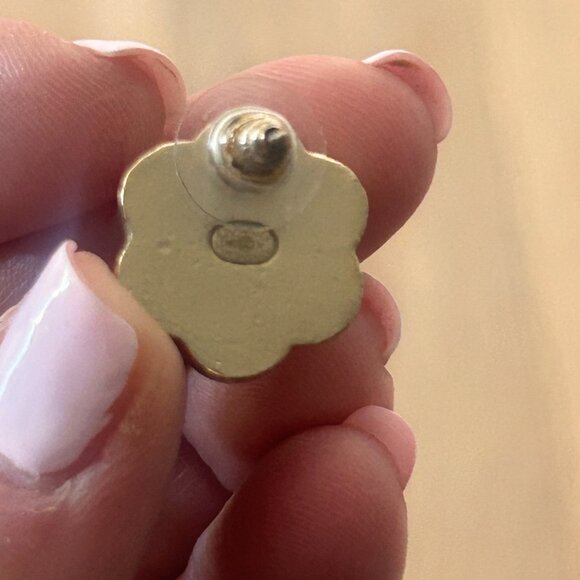 CHANEL Pearl Flower Earrings - Picture 5 of 6